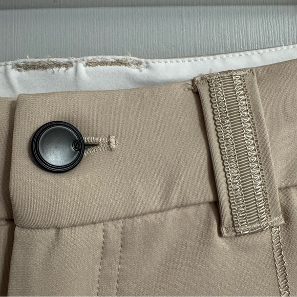 Lululemon Athletica Cream Outdoor Shorts Size 4 - Picture 7 of 9